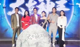 为了吃瓜进娱乐圈去红帽,她如何凭借“红帽”奇招闯进娱乐圈，一炮而红？