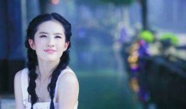 娱乐吃瓜刘亦菲,娱乐圈的瓜田，她如何成为焦点女神？